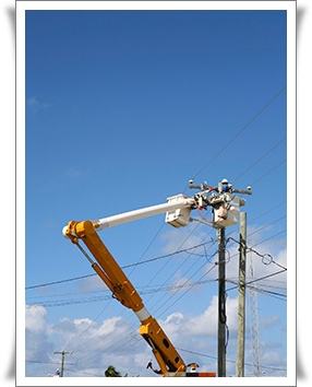 Moving-To-Australia-Telecommunications-Linesworker